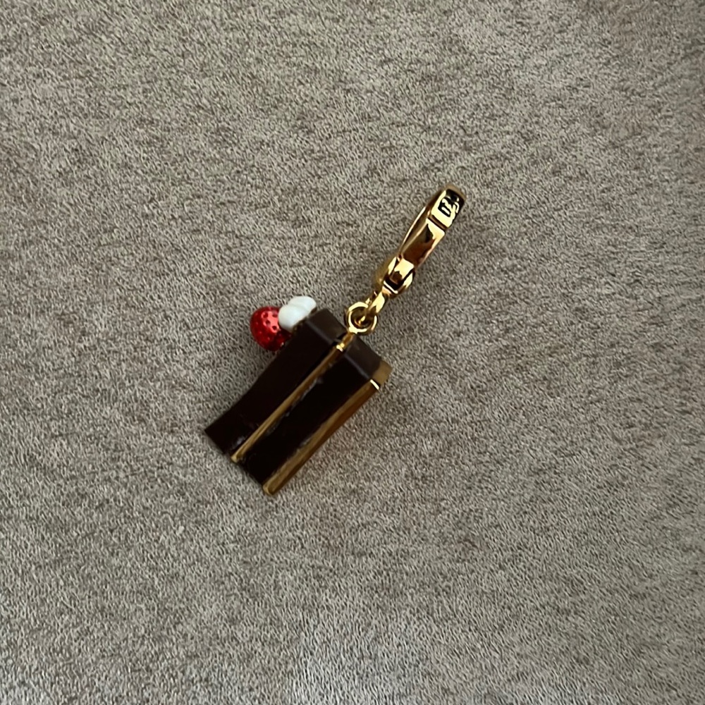Chocolate cake juicy couture charm